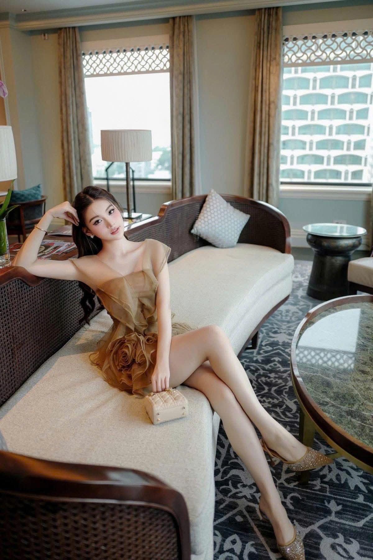Tôi Không Làm Nữ Chính, Tôi Làm Boss Của Đời Mình